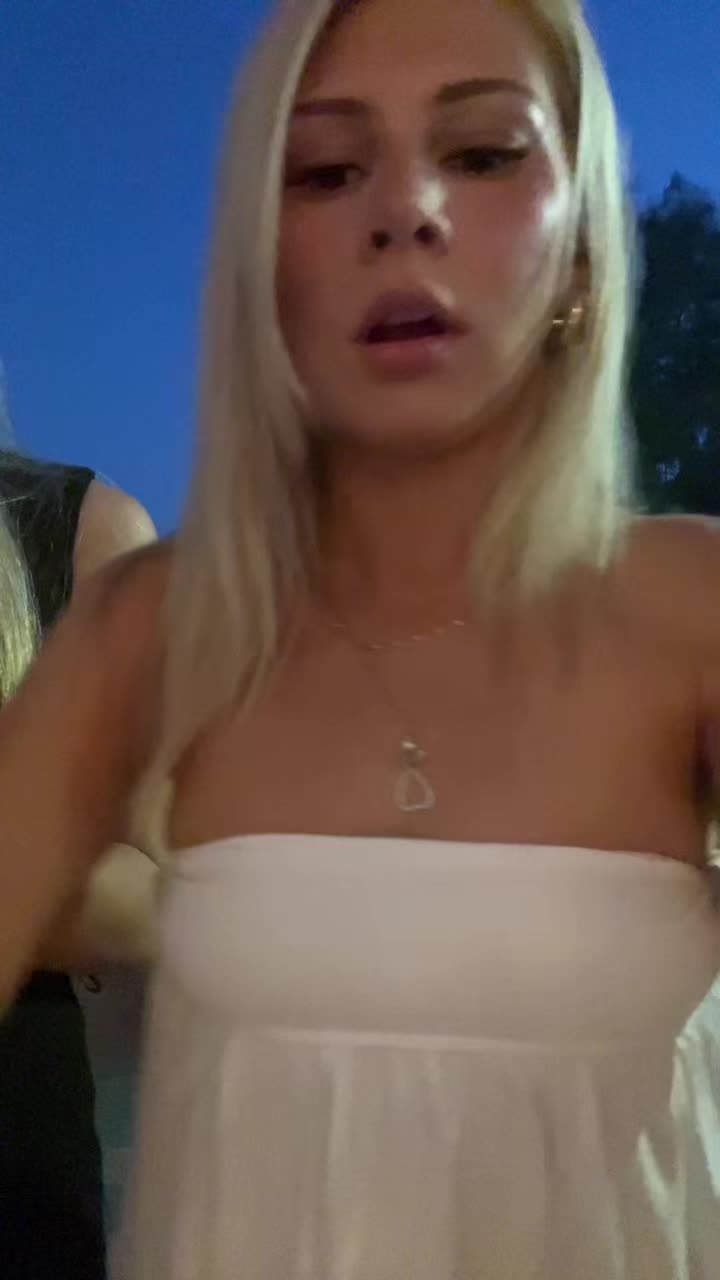 @Ella🧙&zwj;♂️