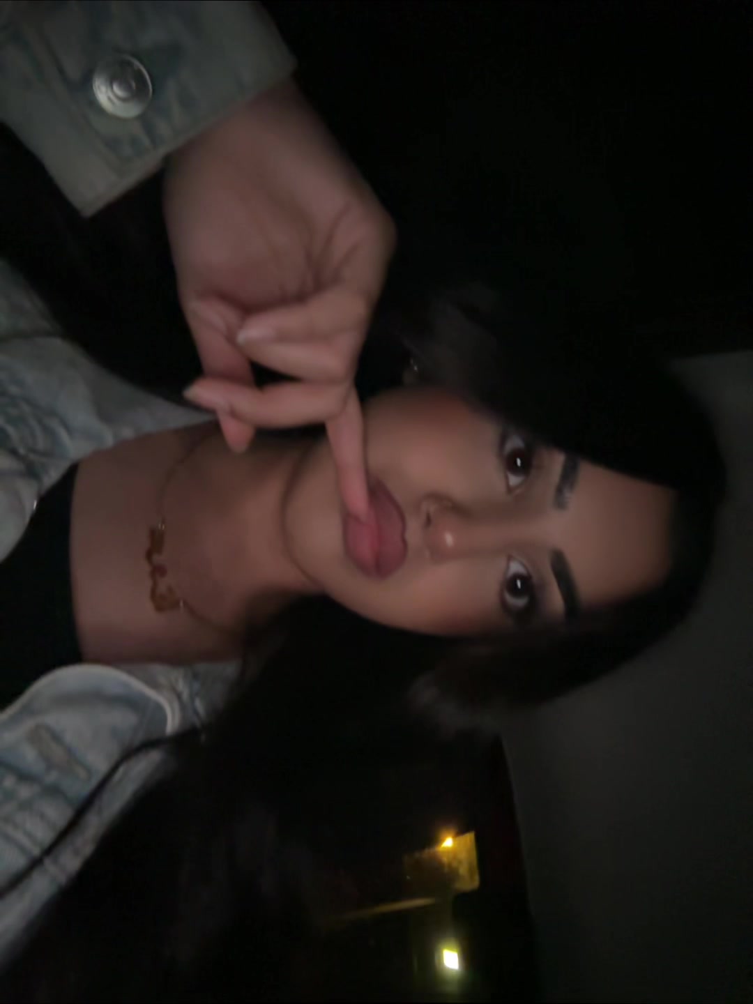 @arooj