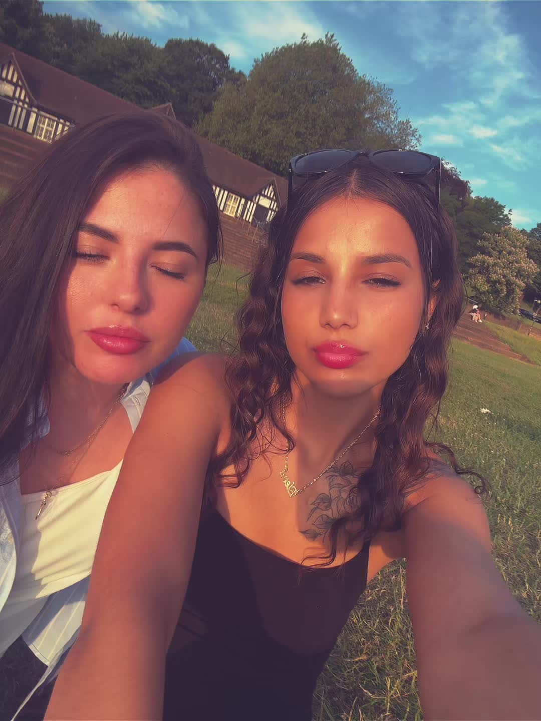 @livelaughlove