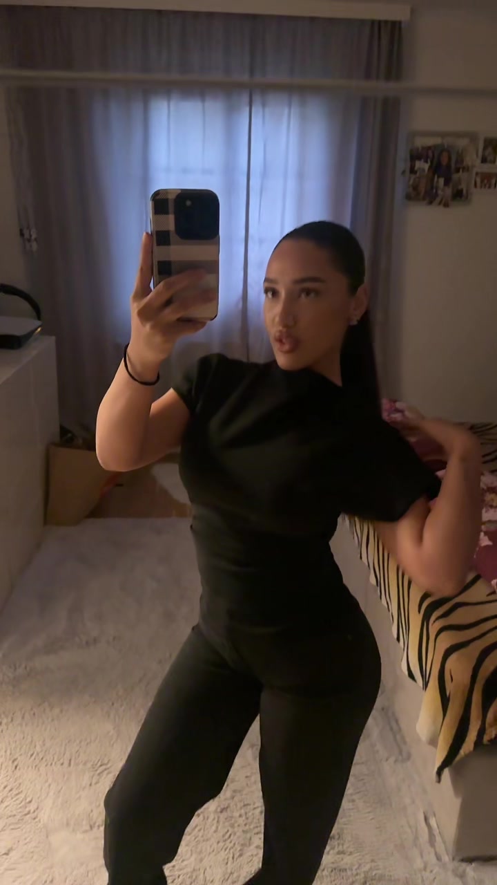 @𝑳