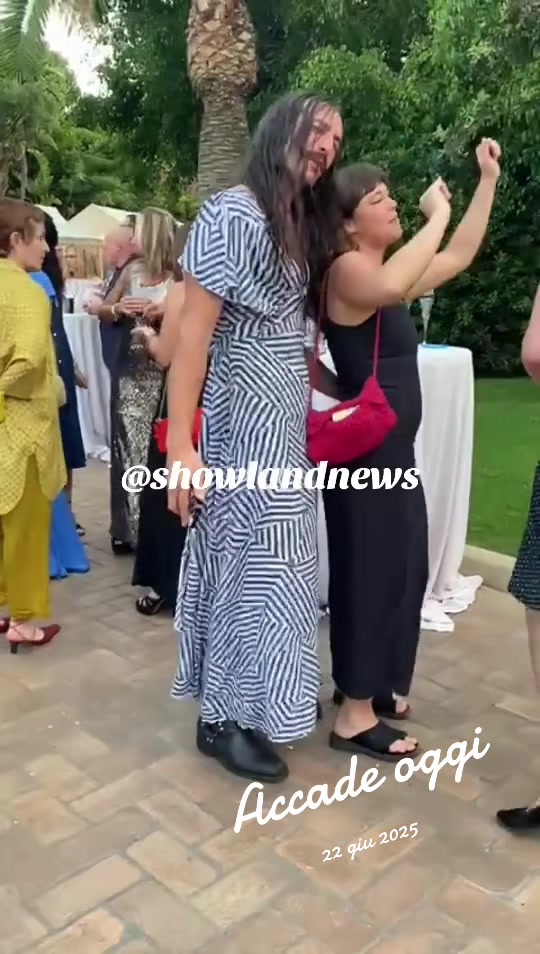 @showlandnews_