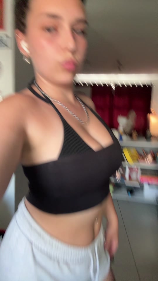 @Layla🤍