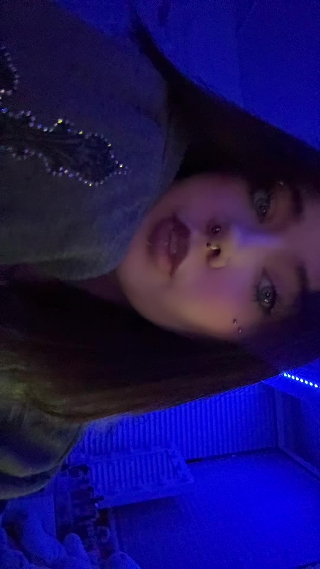@️