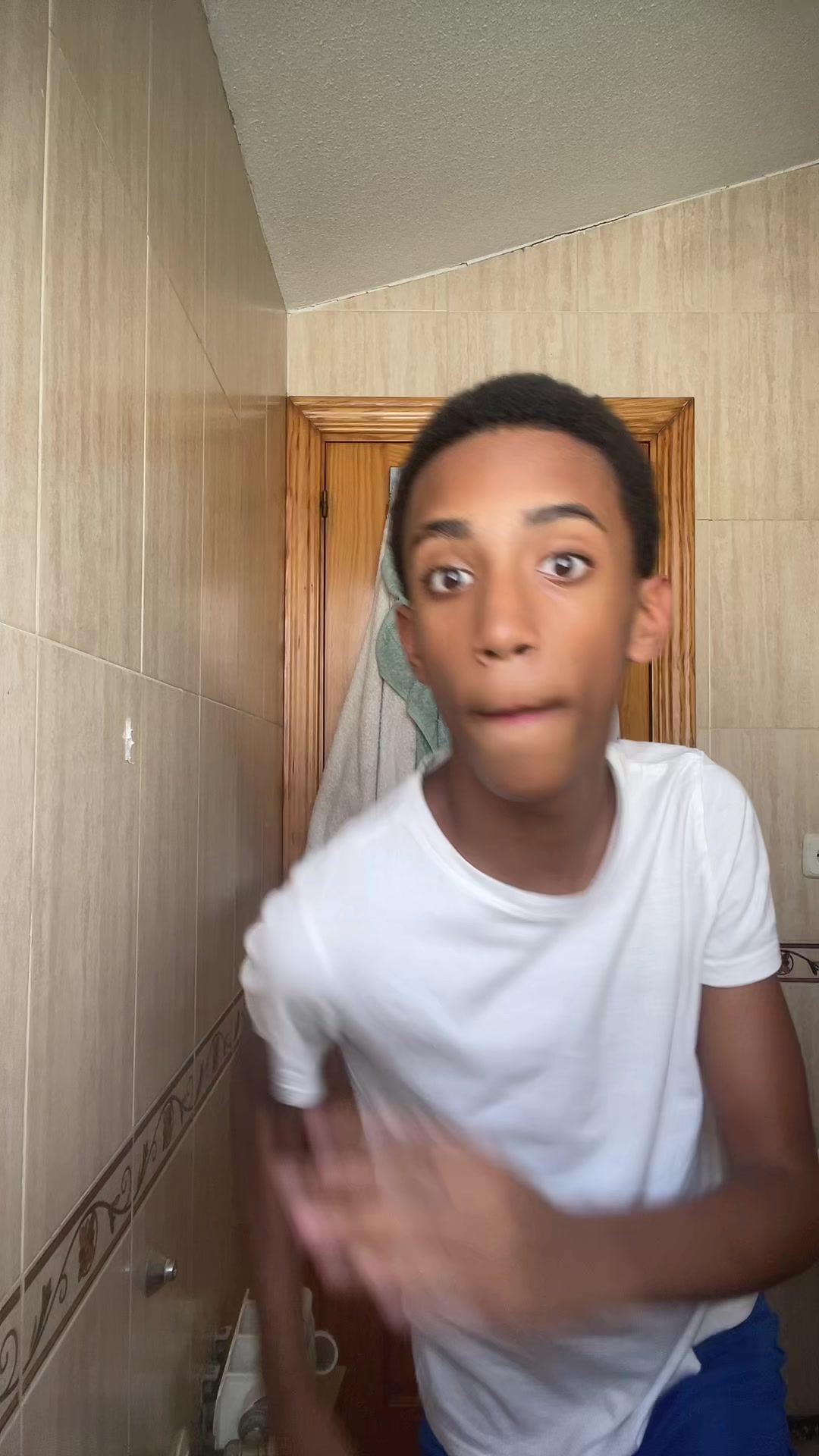 @izan.cm