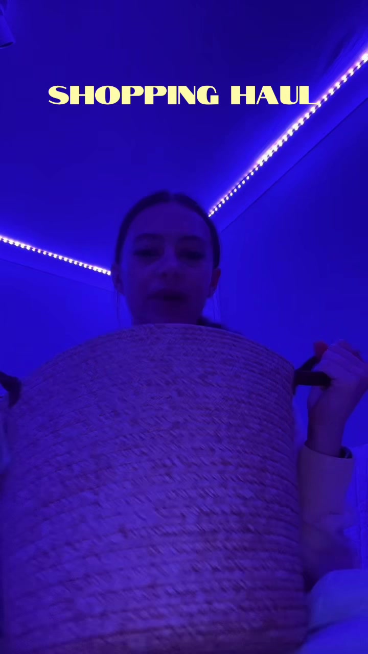 @𝓛𝓲𝓵𝔂 𝓪𝓷𝓷