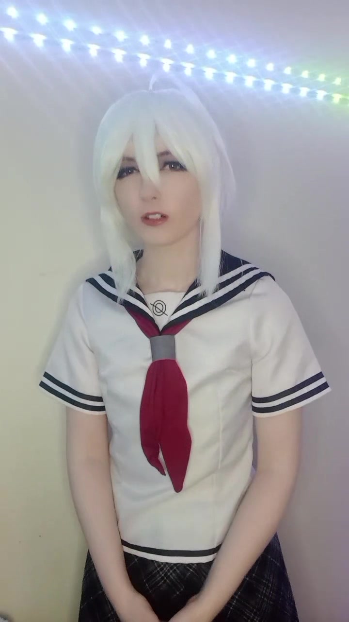 @vyrse.cos