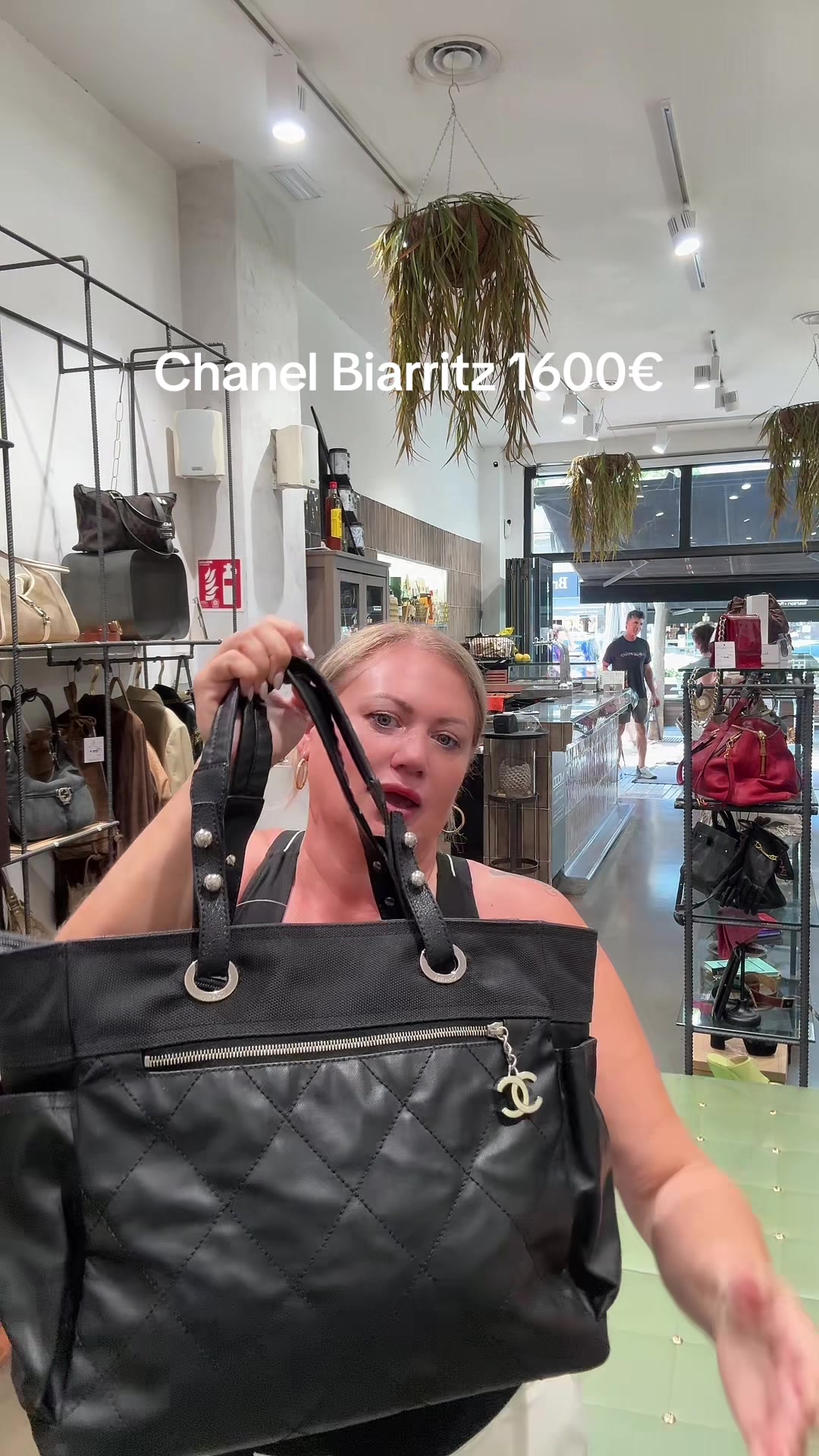 @MOOD iconic bags & vermut