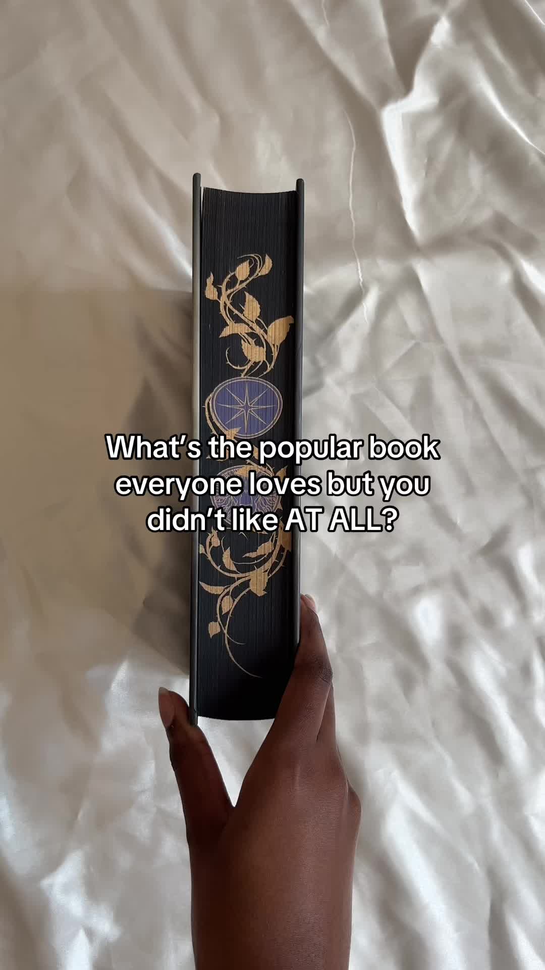 @sha&iuml;na | booktok 🌷🐉📚