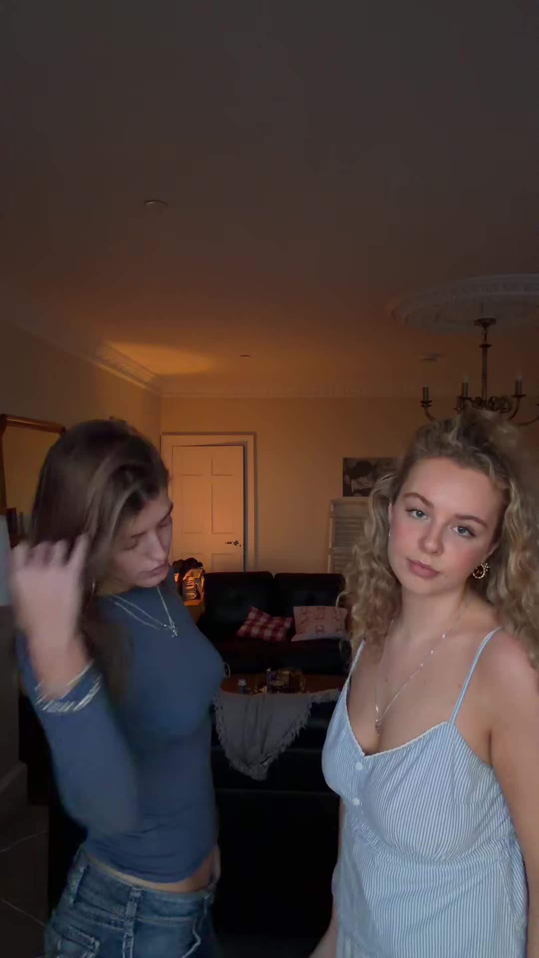 @😇