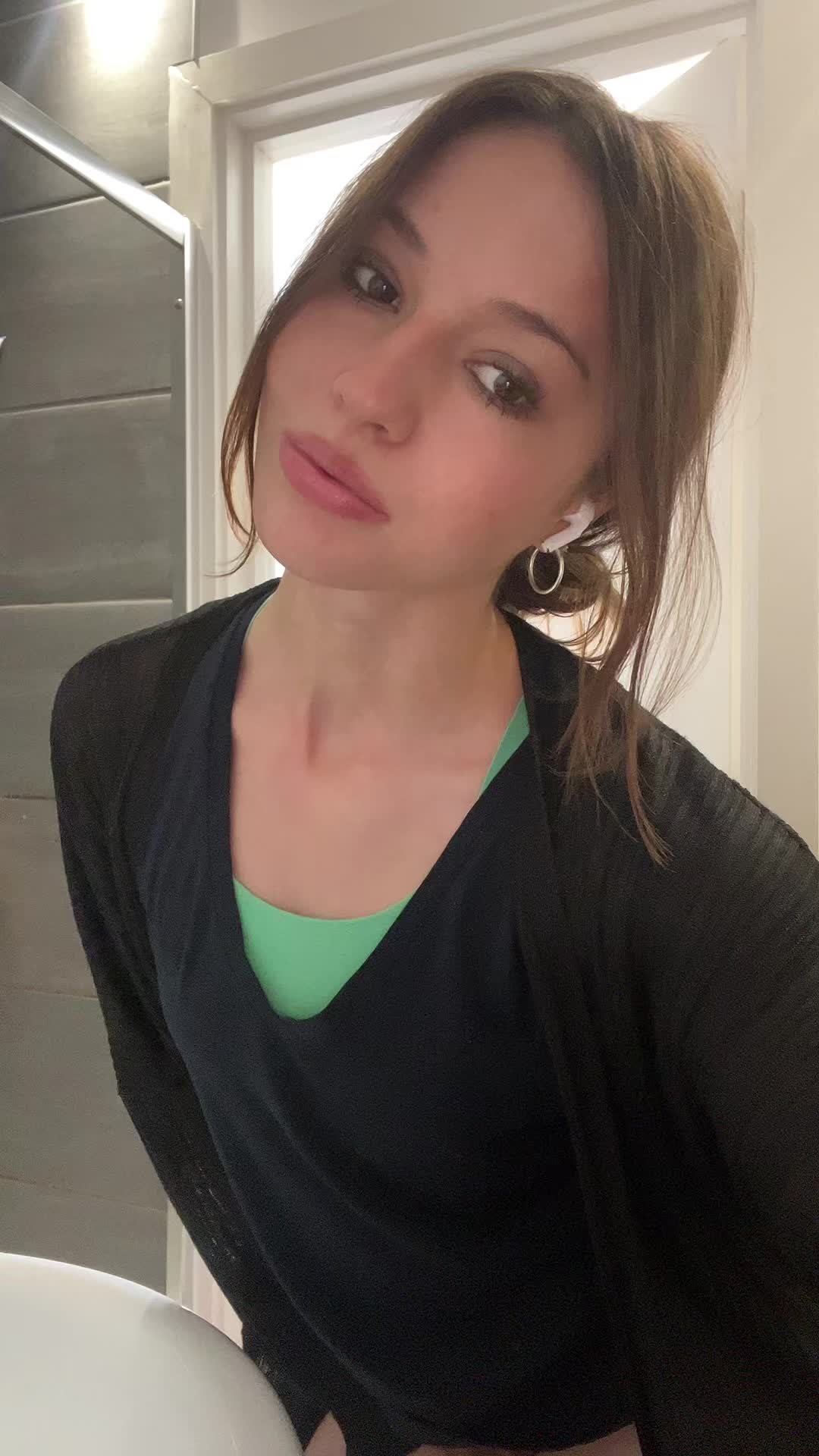 @ellalouiseclark