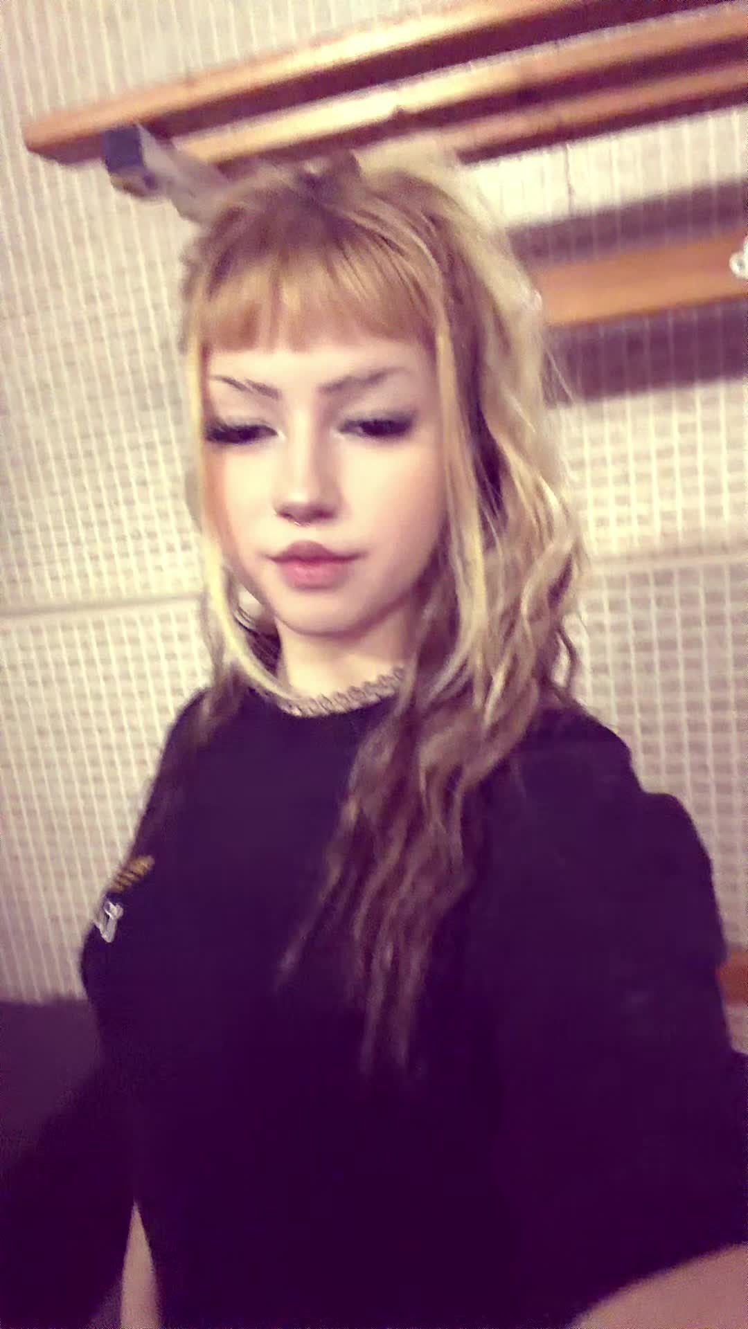 @Frikitona🐆🍒