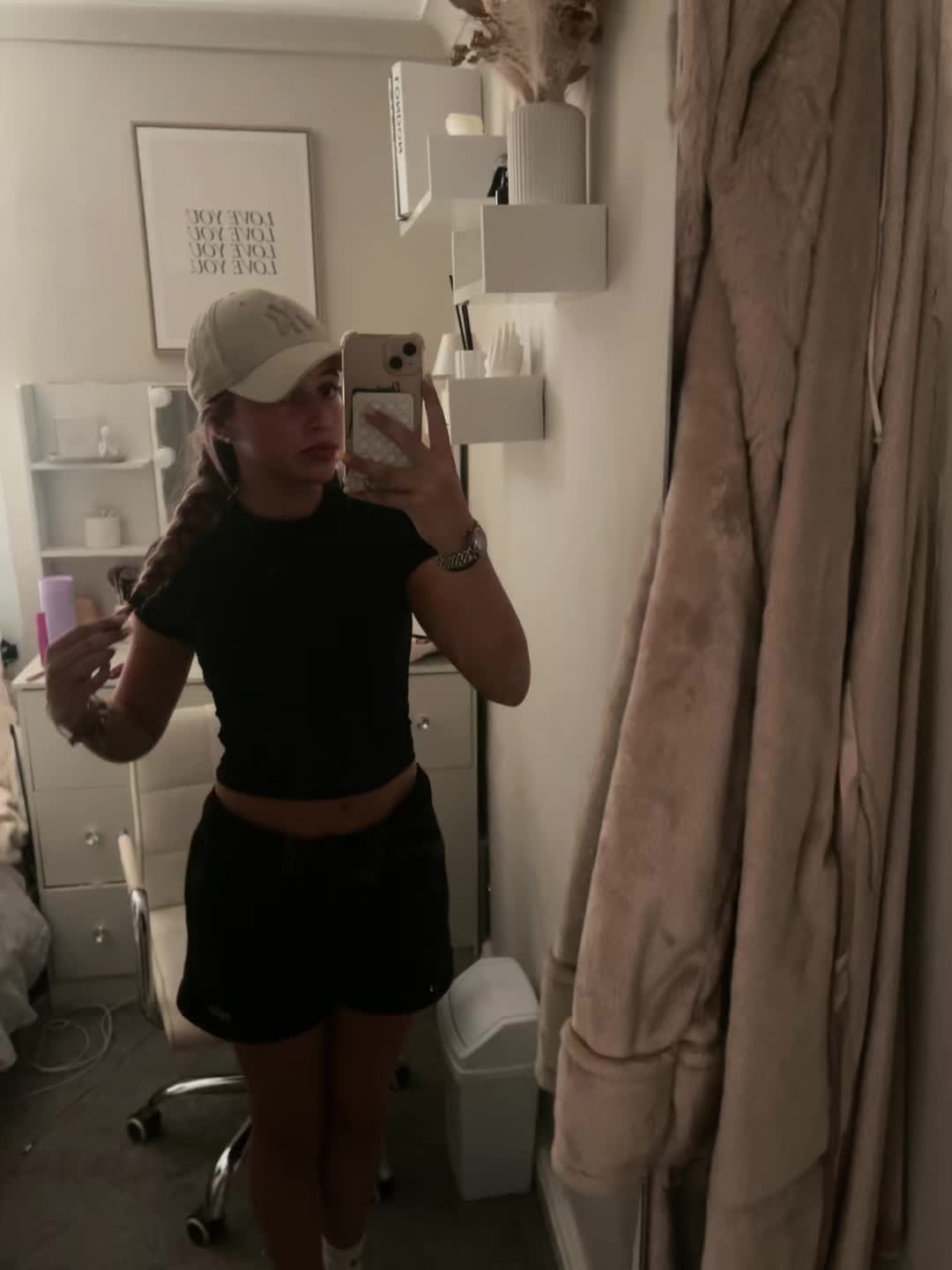 @Ella’s spam💞