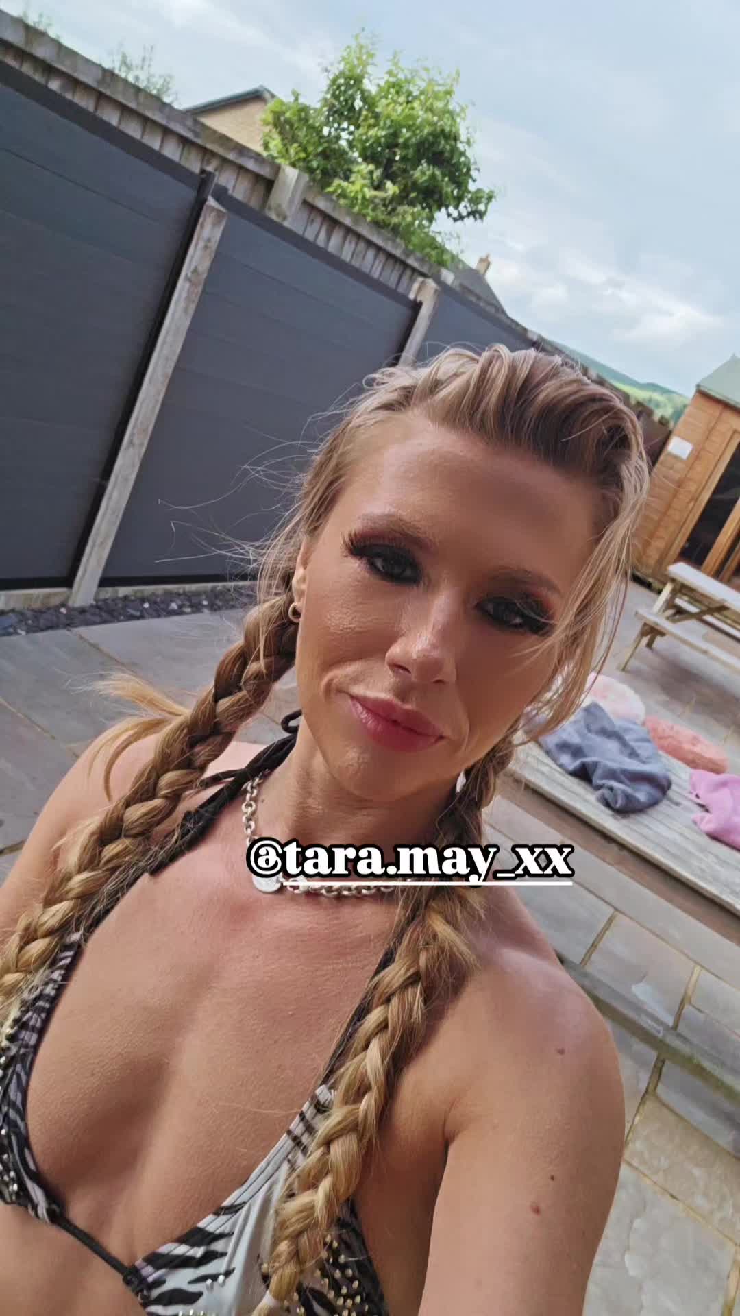 @themichellemoist