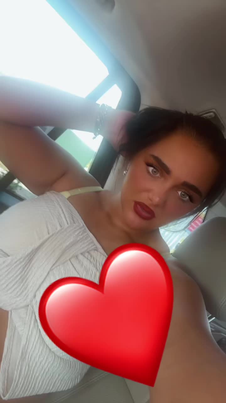 @Destinie