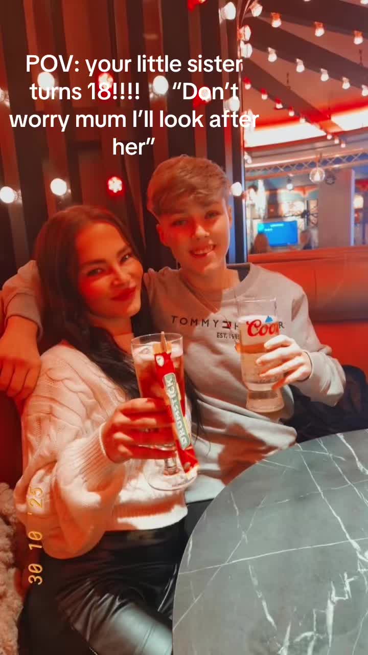 @Kacey Louise