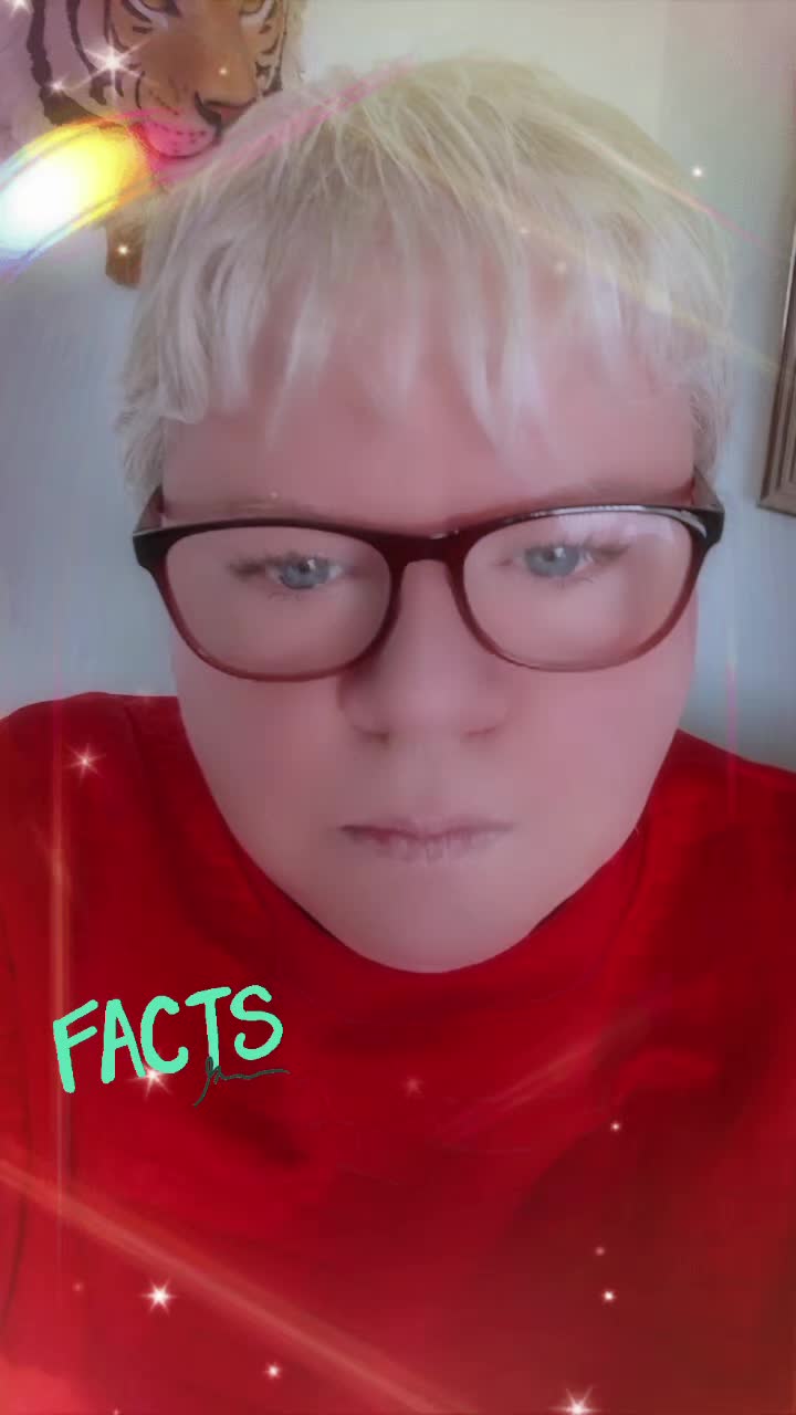 @Itsmedeedee