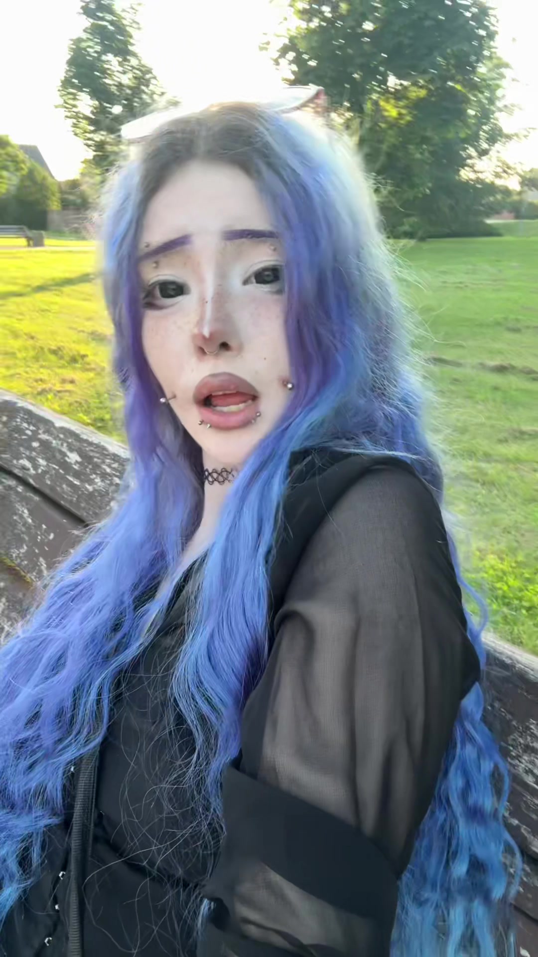 @...
