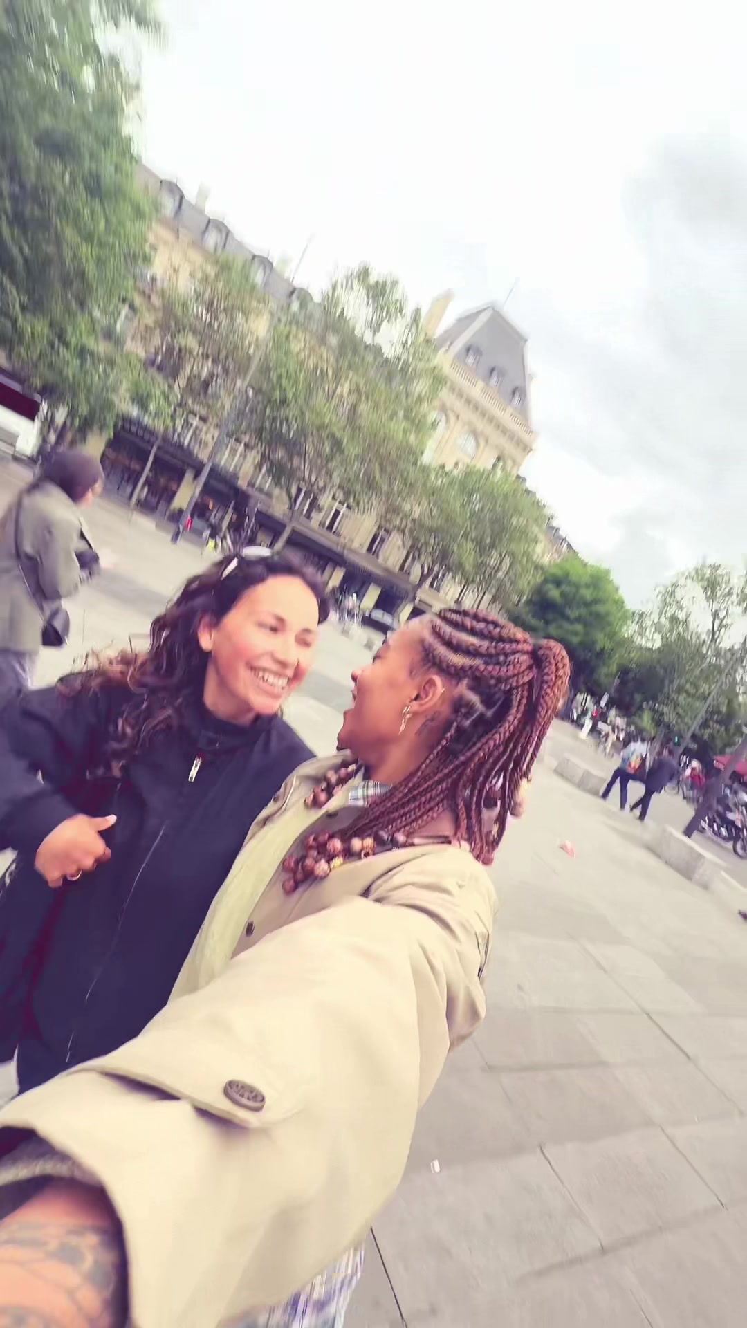 @Sha&iuml;na Pronzola