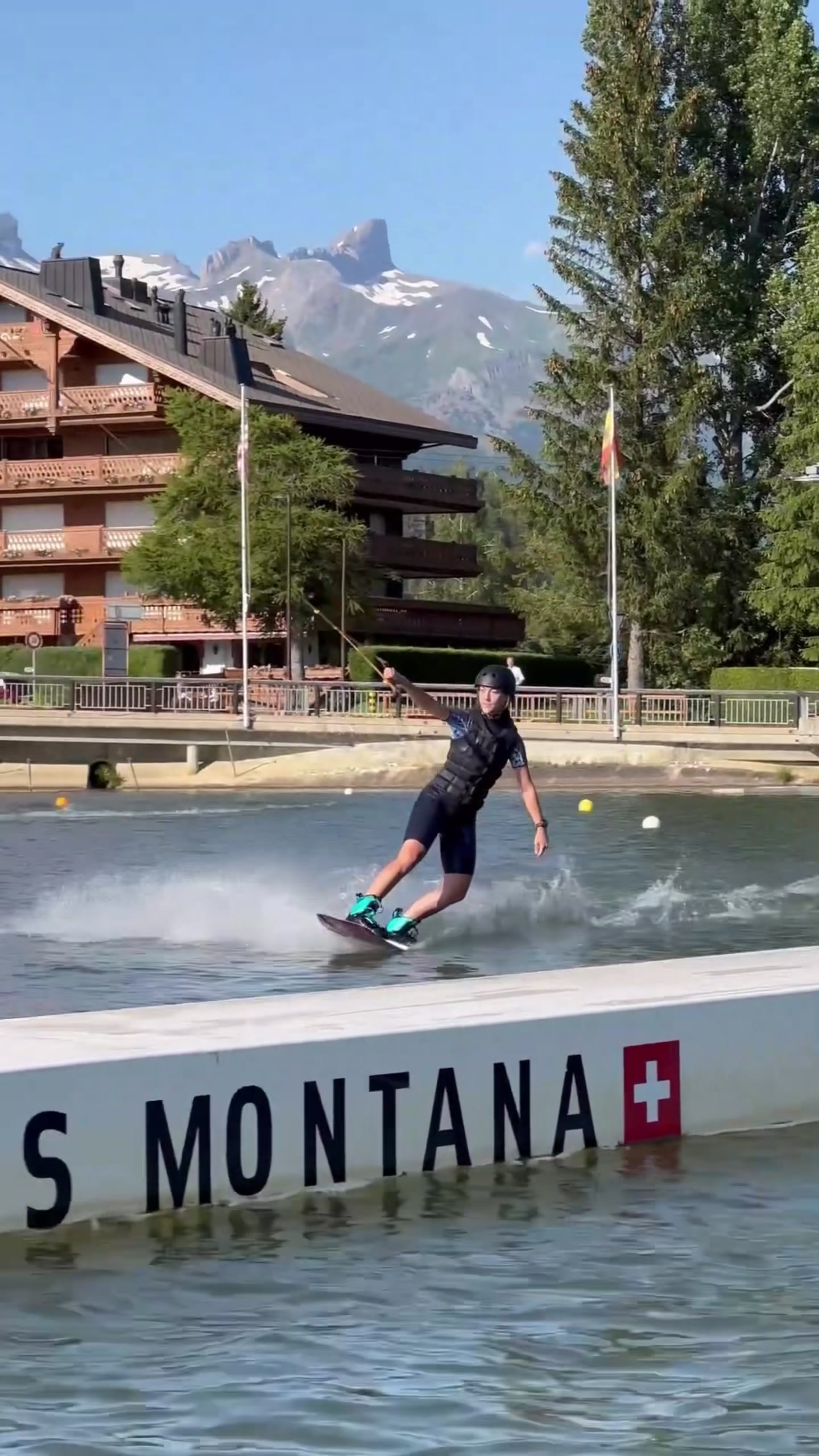 @Crans-Montana