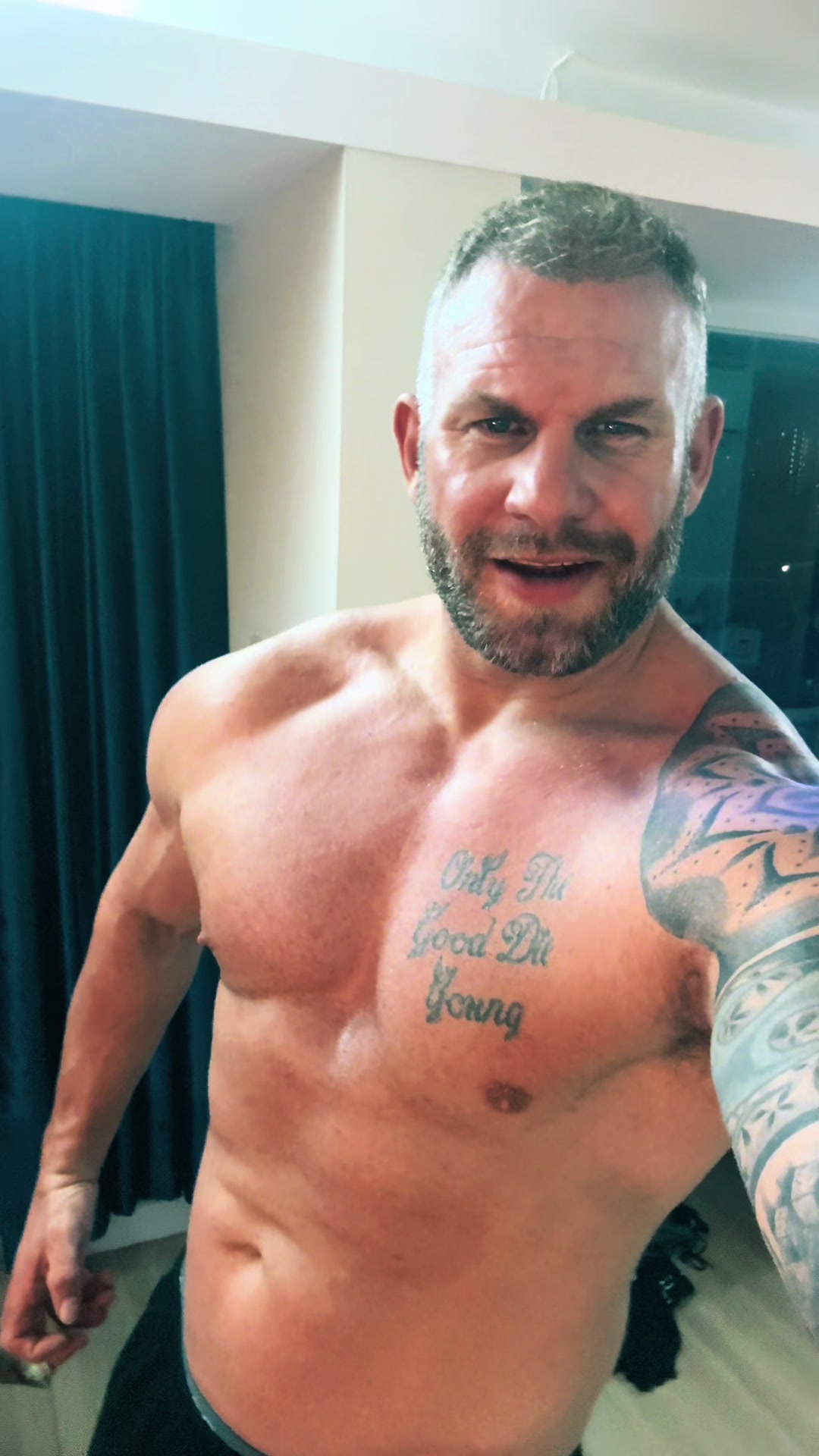 @AussieManAdventures