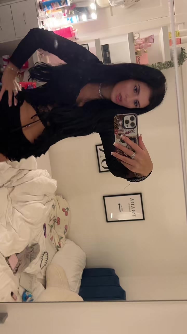 @𝓬𝓱𝓵𝓸𝓮