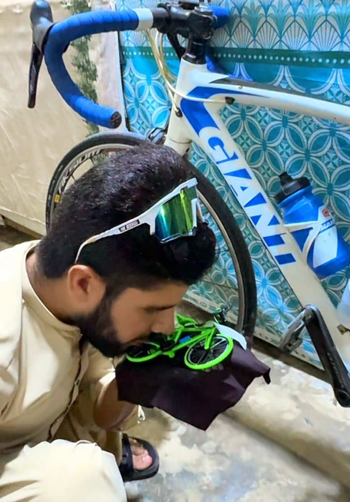 @Mobin jan cyclist
