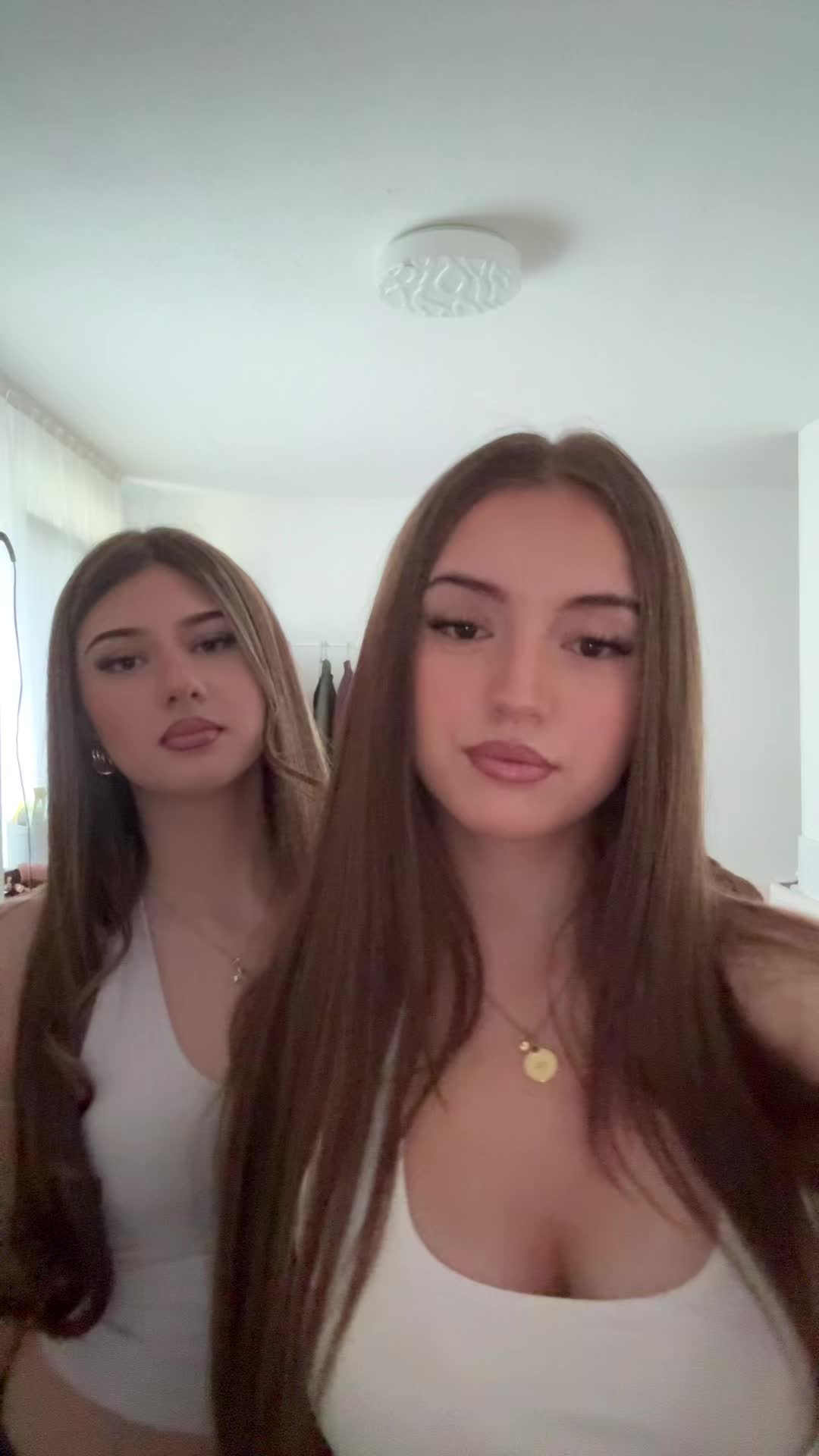 @⠀