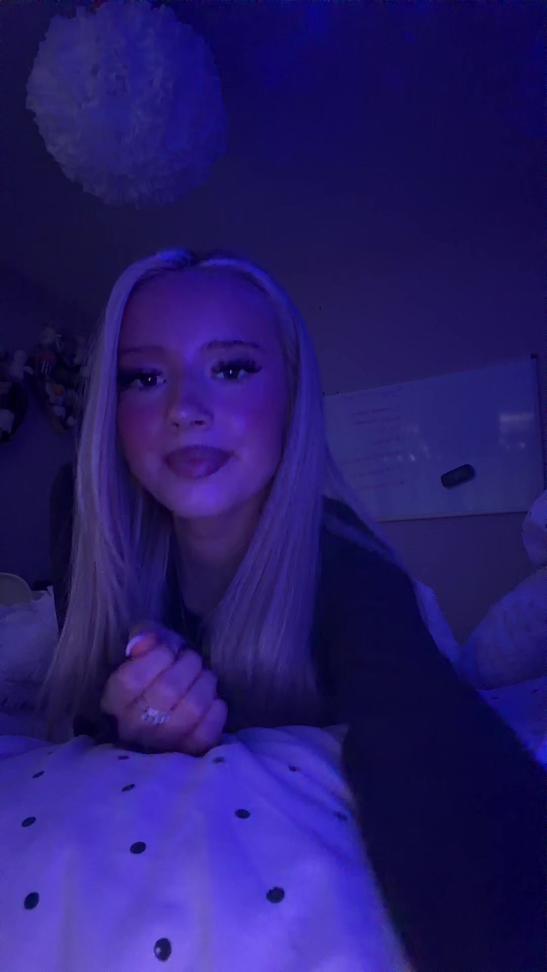 @Becca Louise 🐻ྀི