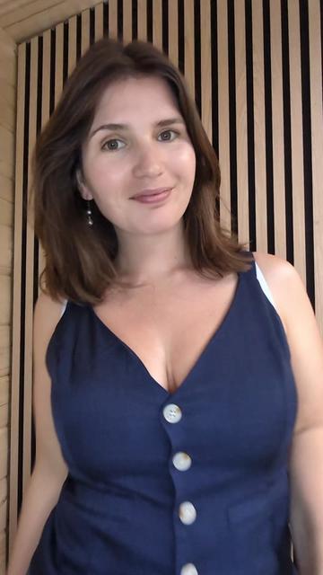 @justme-elena