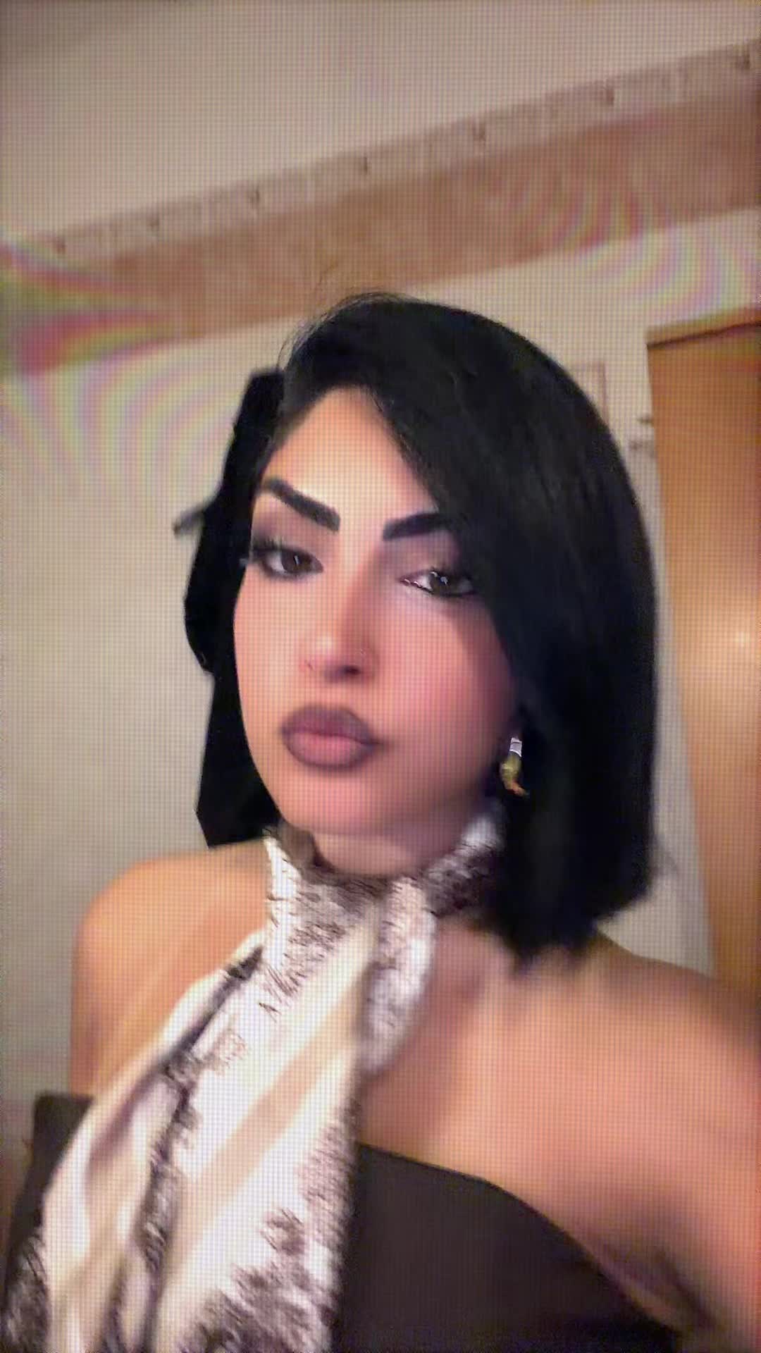 @Ilaria_
