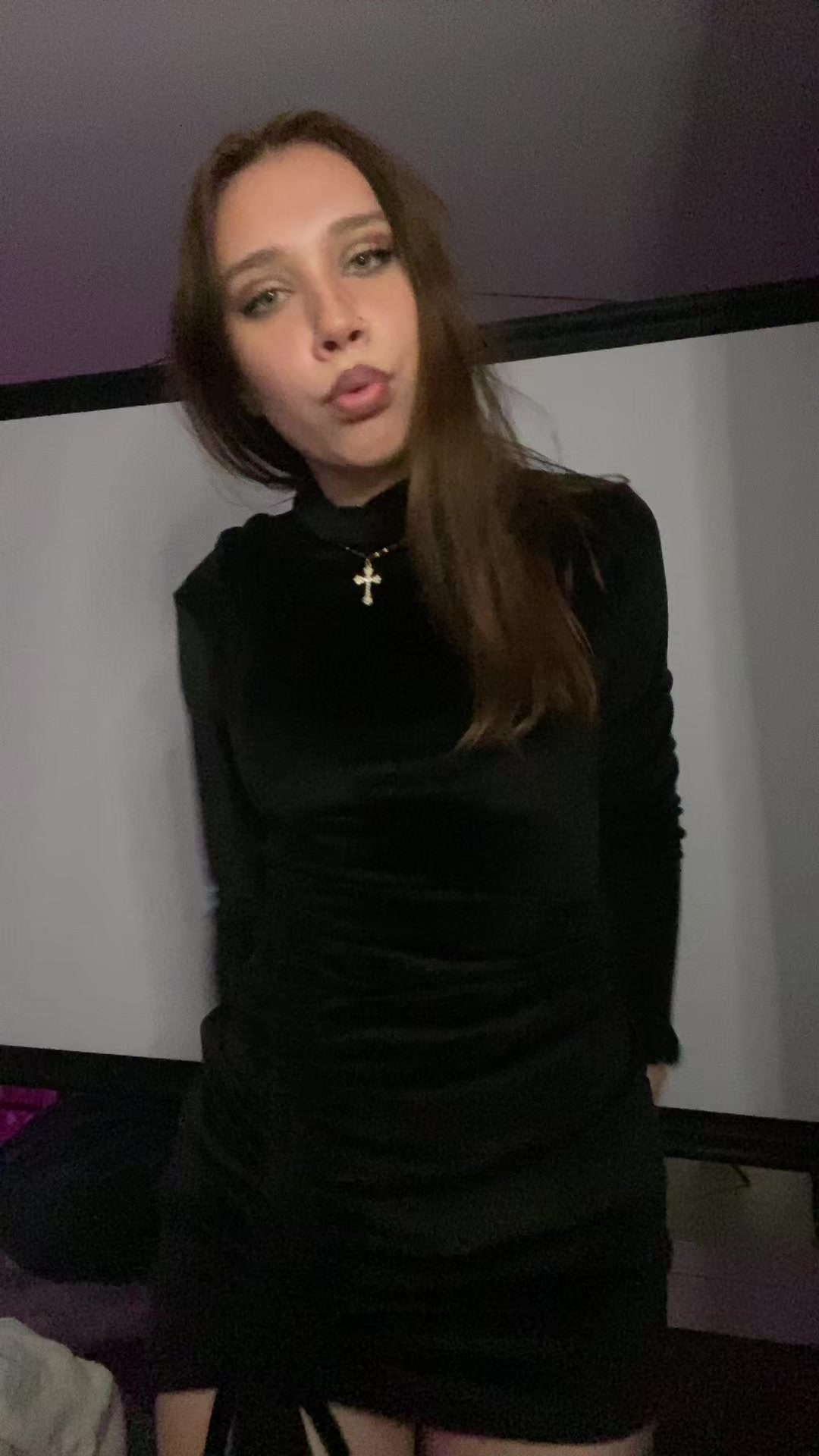 @annushka