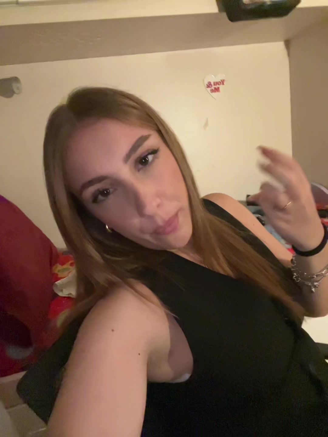 @_lollyss_