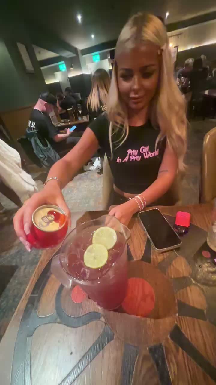 @elliemcintosh