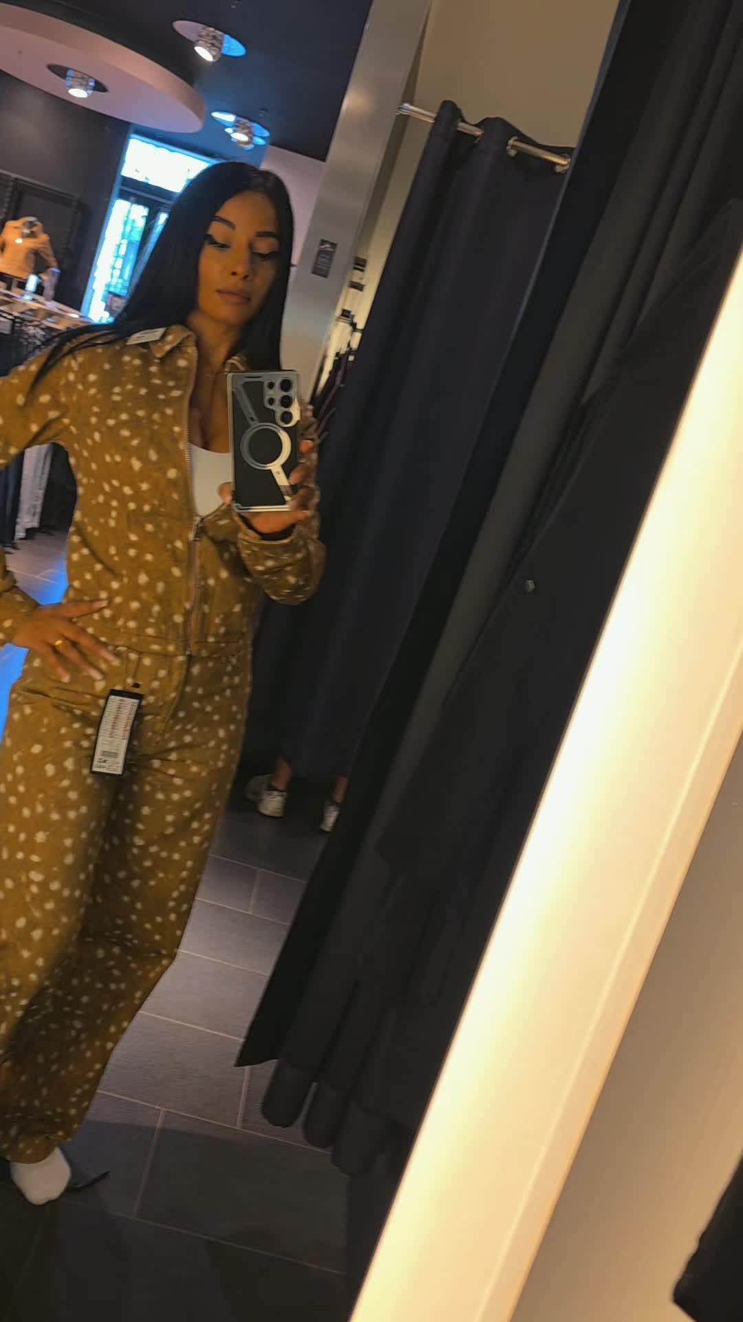 @Lavinia_Willson