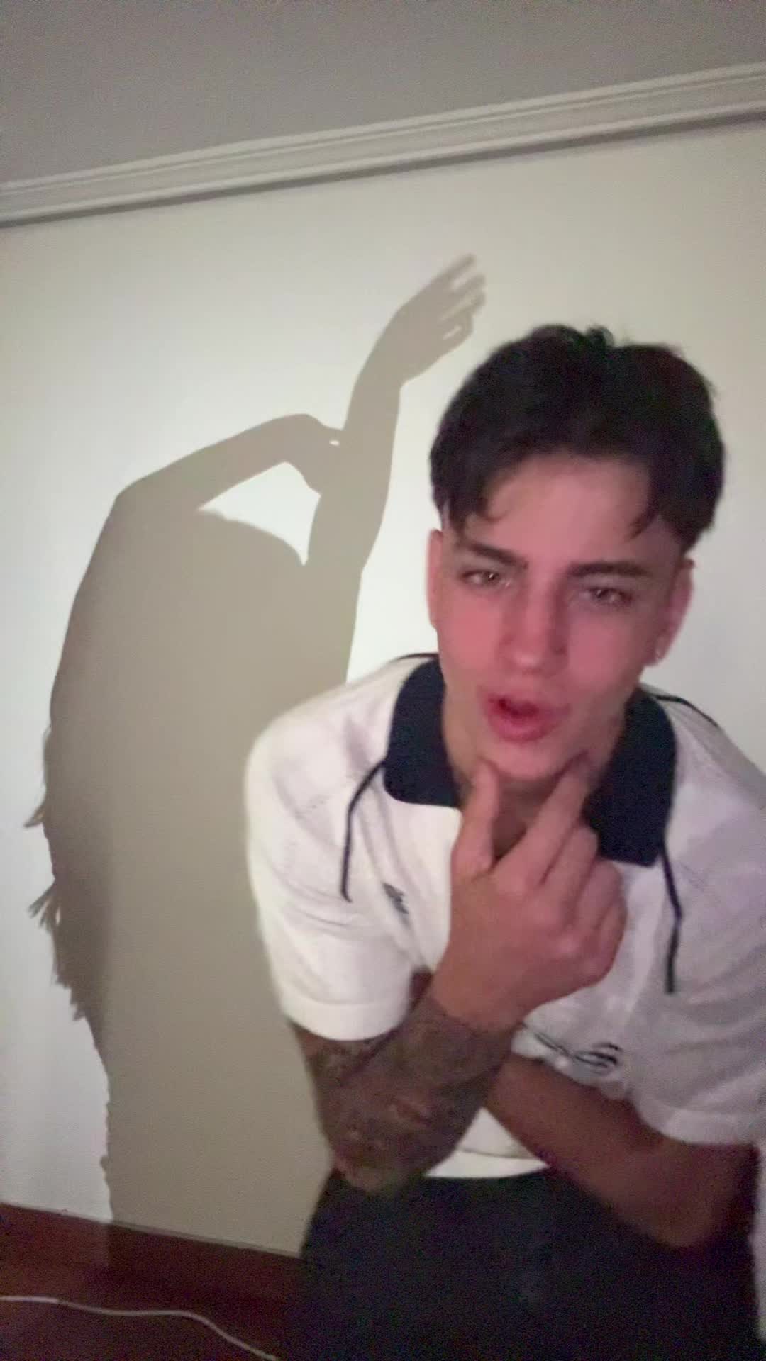 @Hugo23