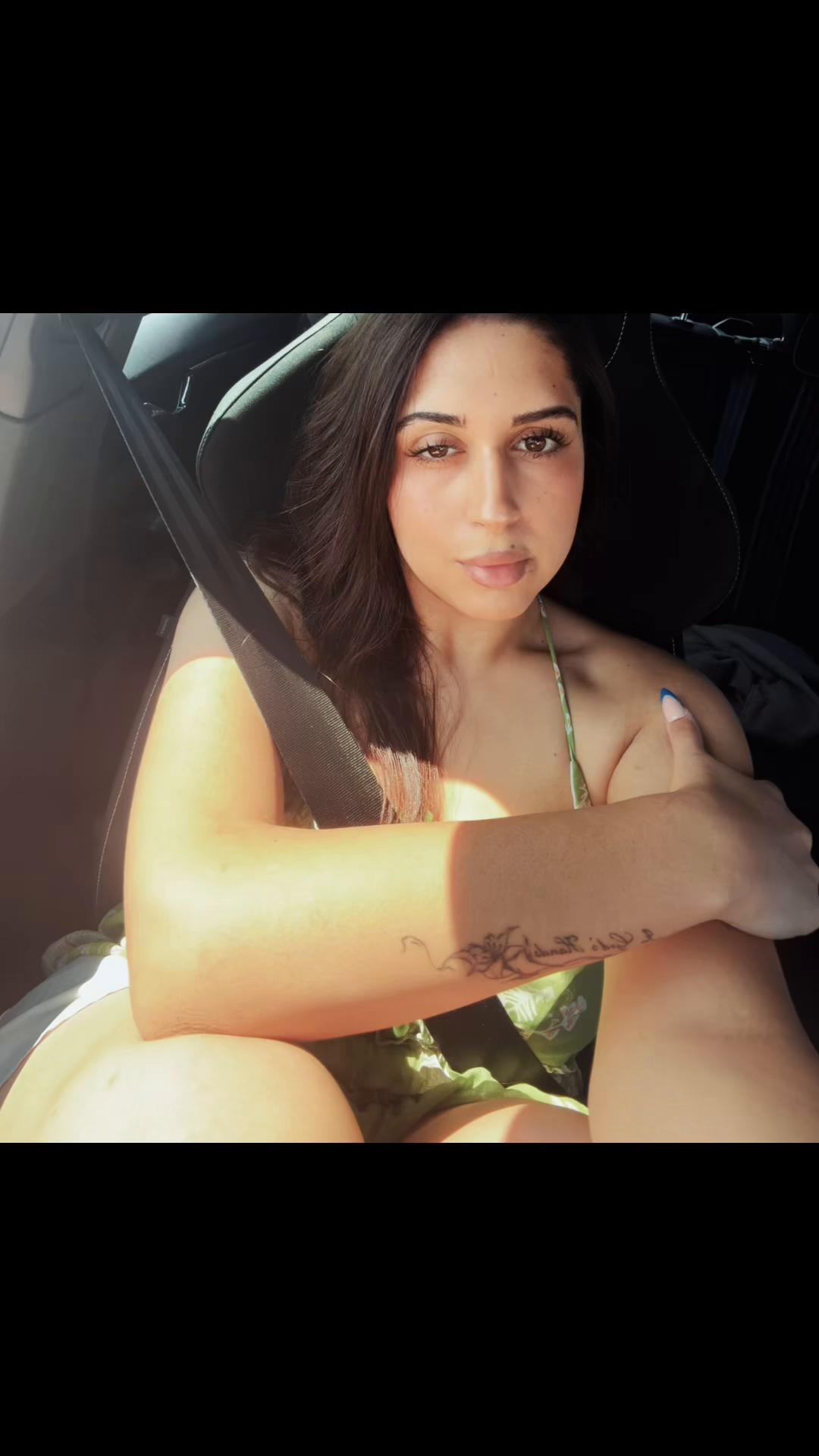 @justgabriela