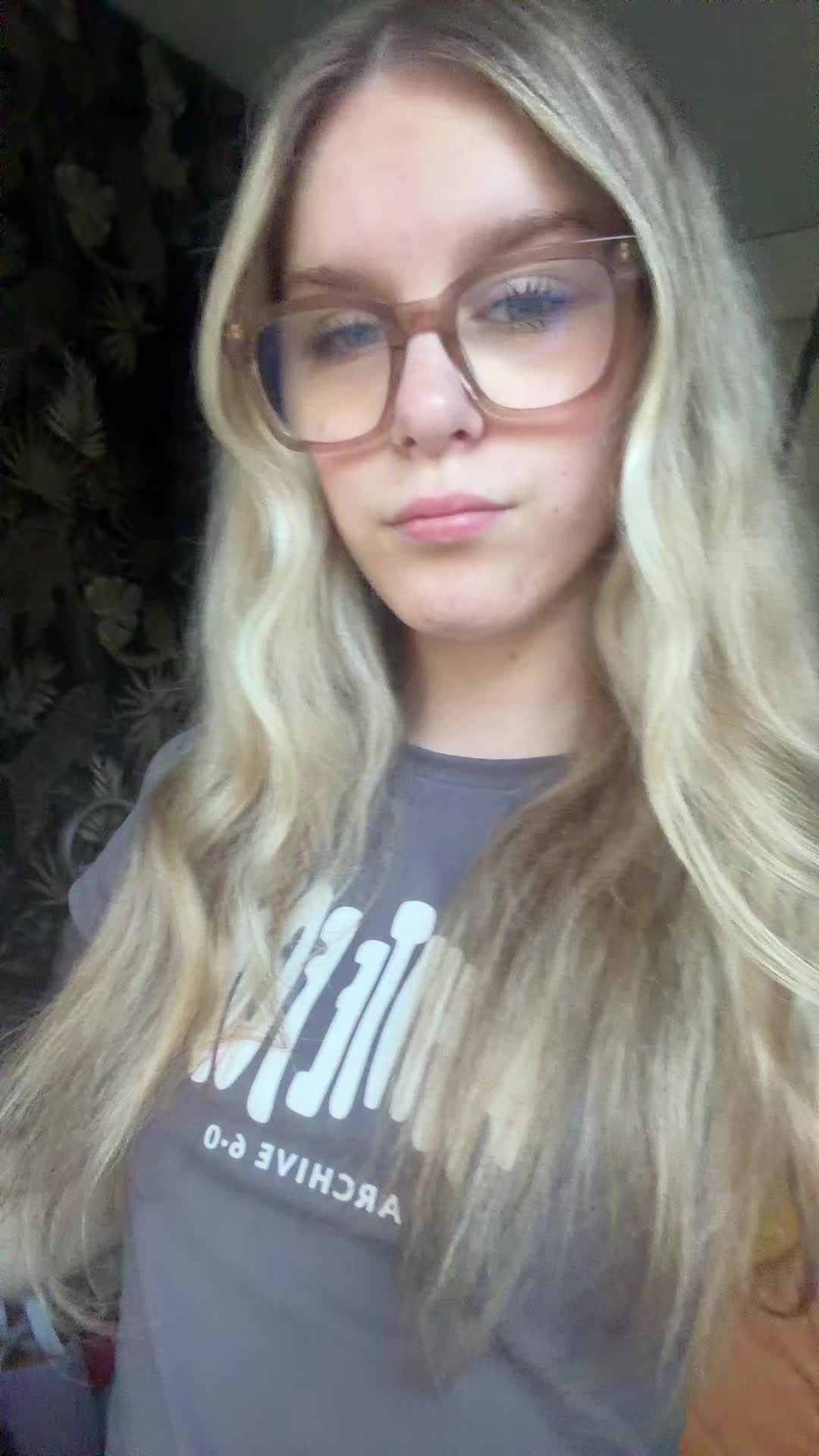 @Ellaaa