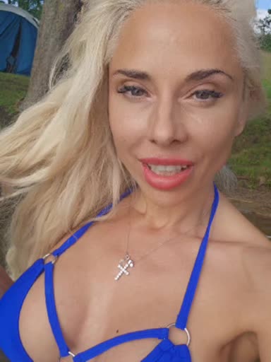 @BlondiFox
