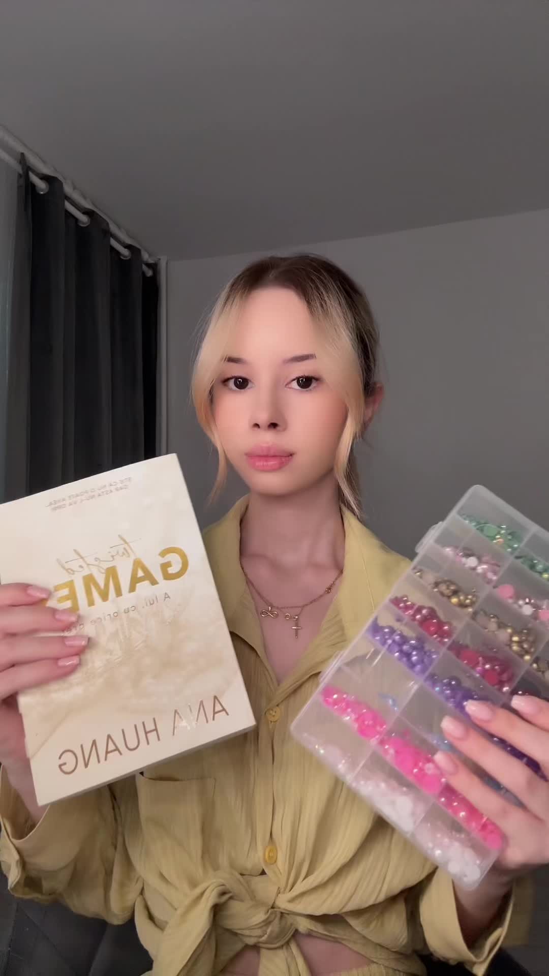 @Ioana is reading 🎀
