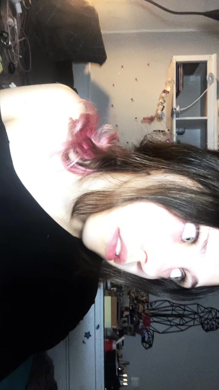 @Nikkiiiw