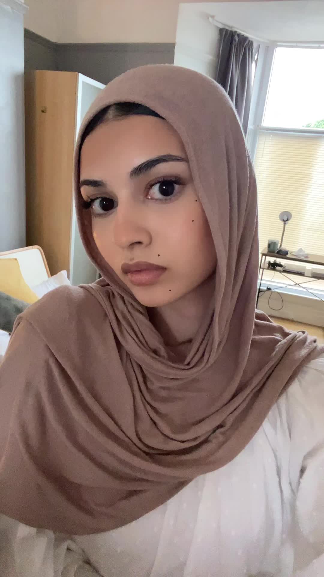 @johura