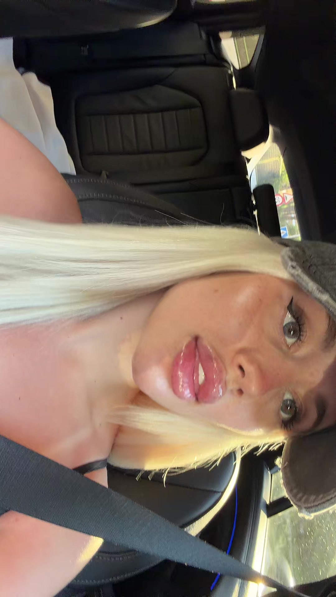 @lauragoomeez_