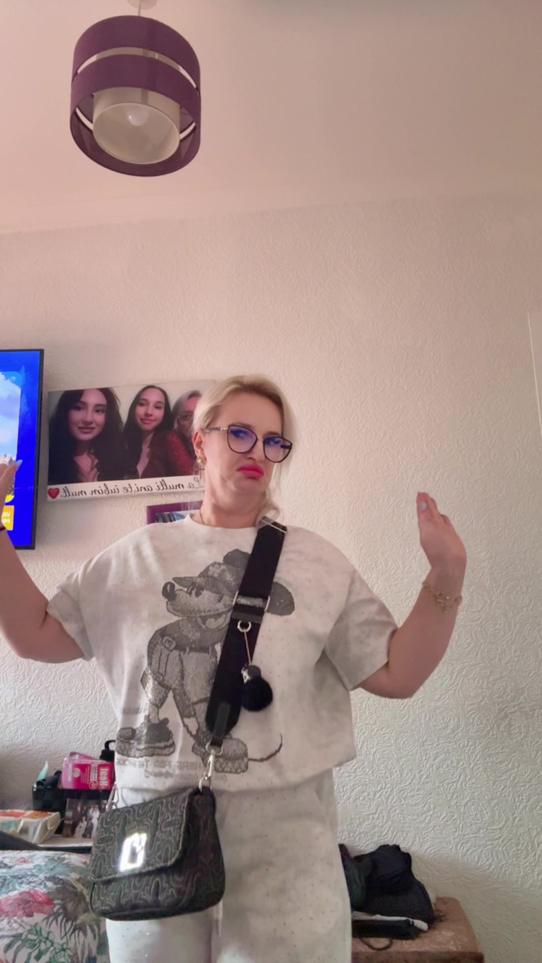 @FeliciaMoldoveanca77