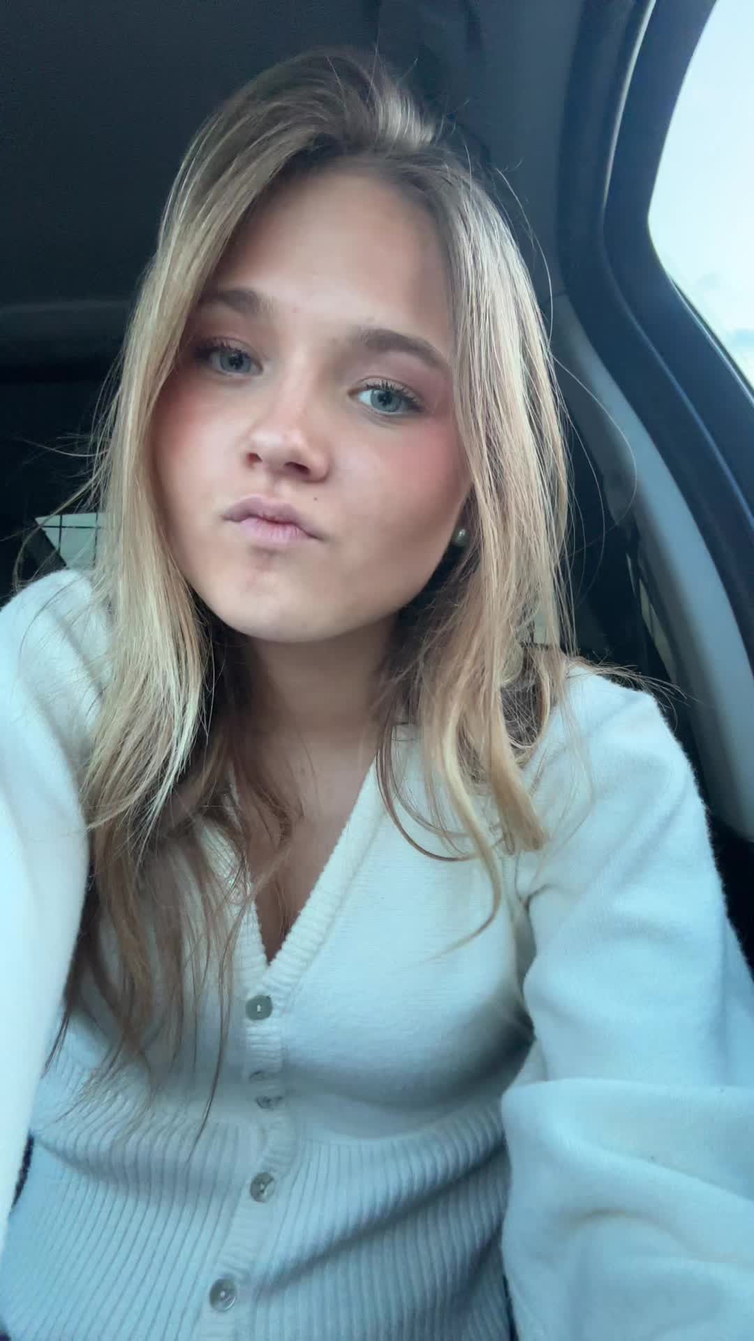 @Elle
