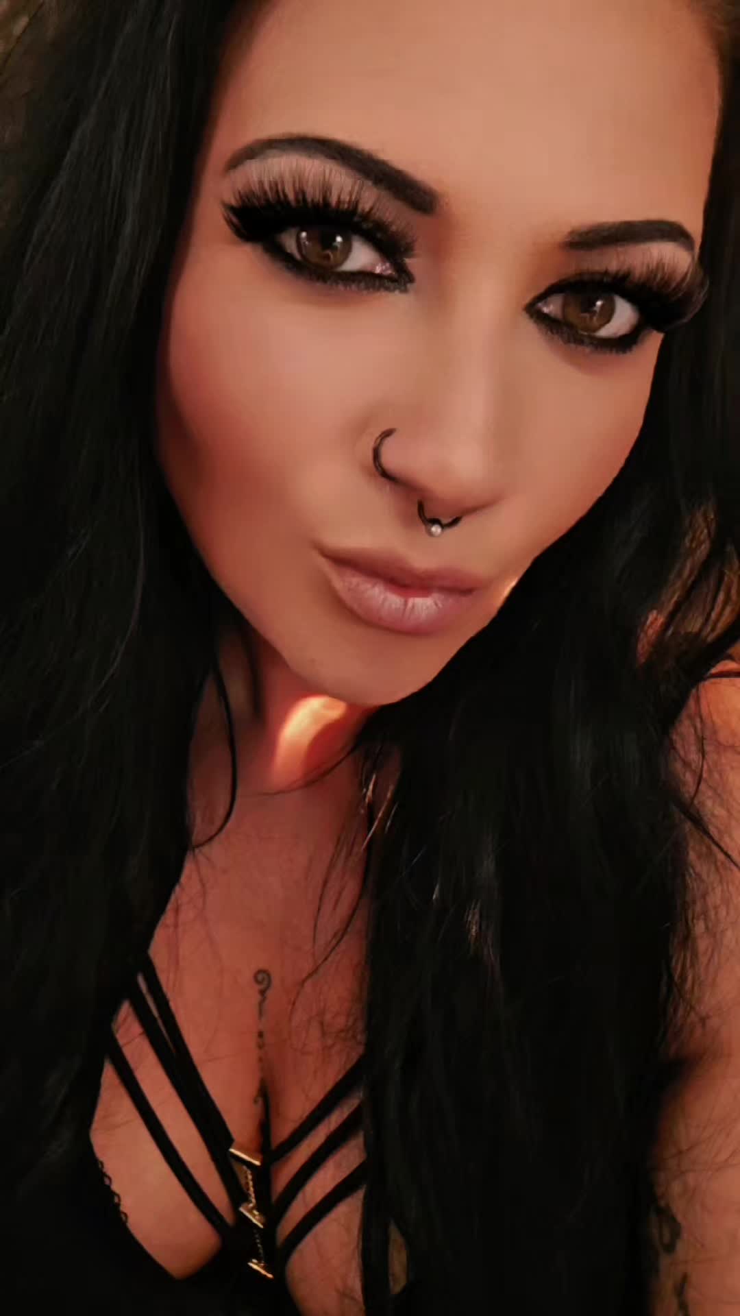 @Jasi😊🖤