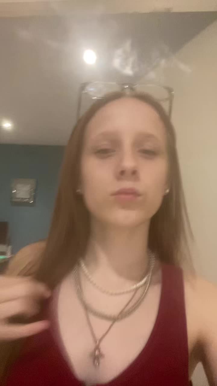 @𝐋 𝐄 𝐀 𝐇 🧿🤍