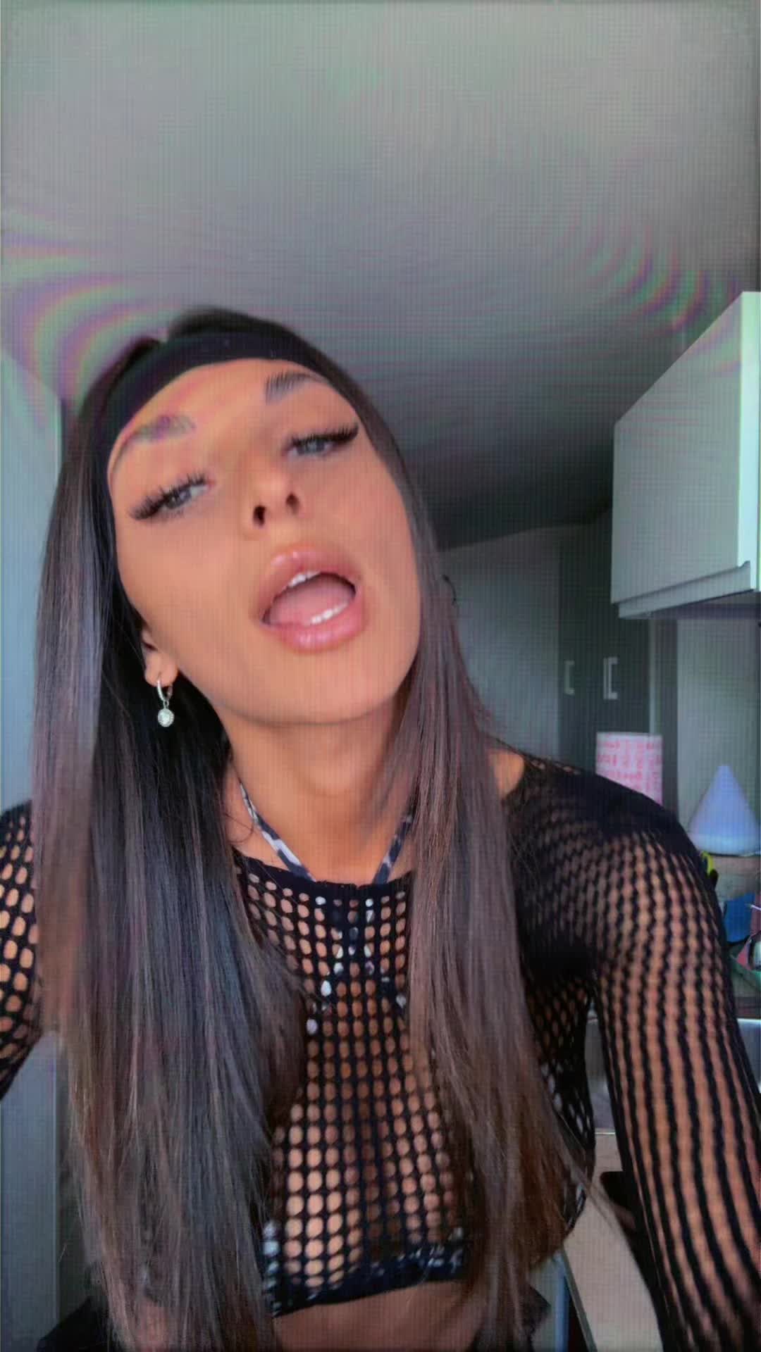 @AM