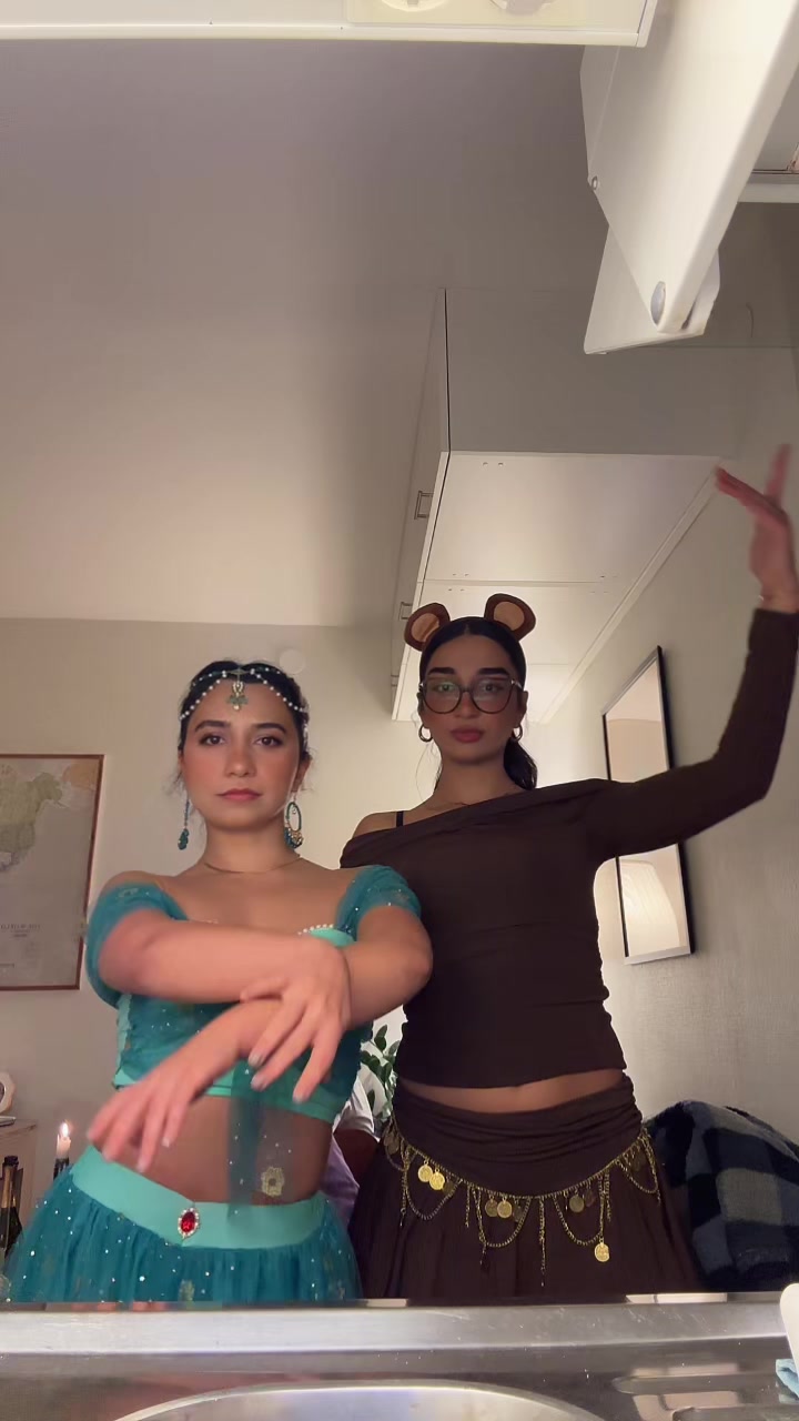 @kiana keneshti