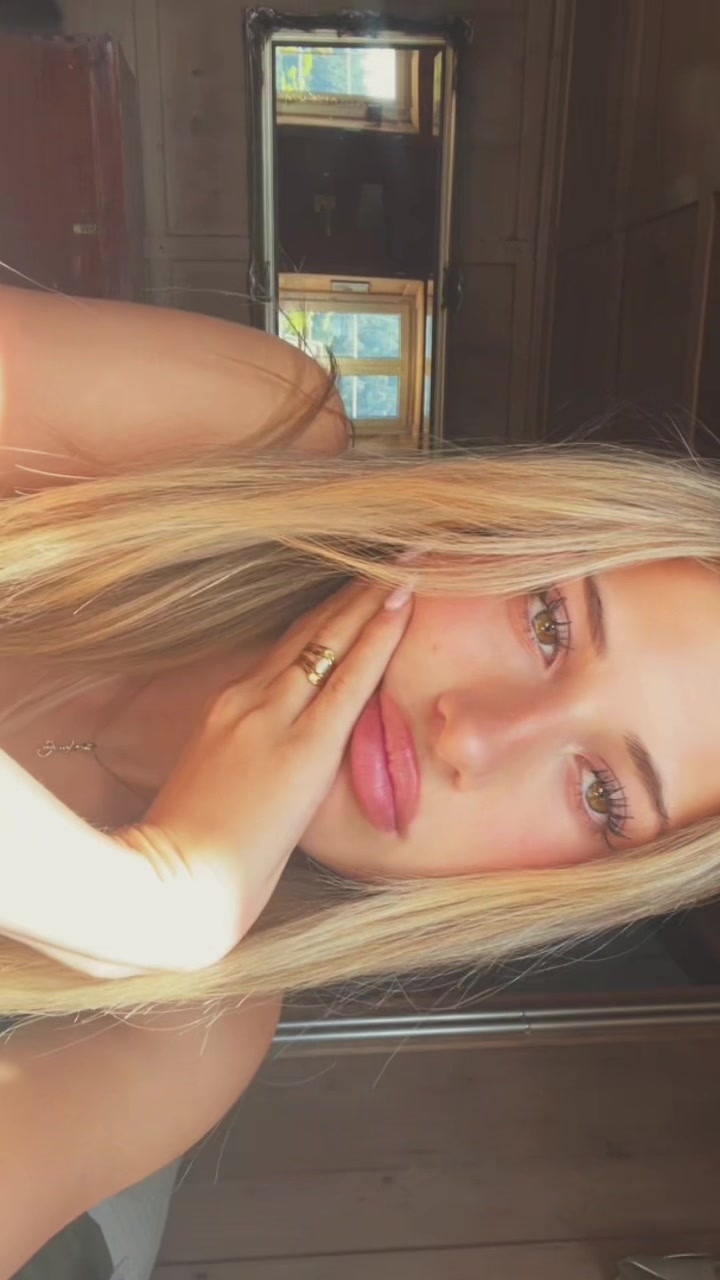 @𝒩𝑜𝓋𝒶🧁🐒