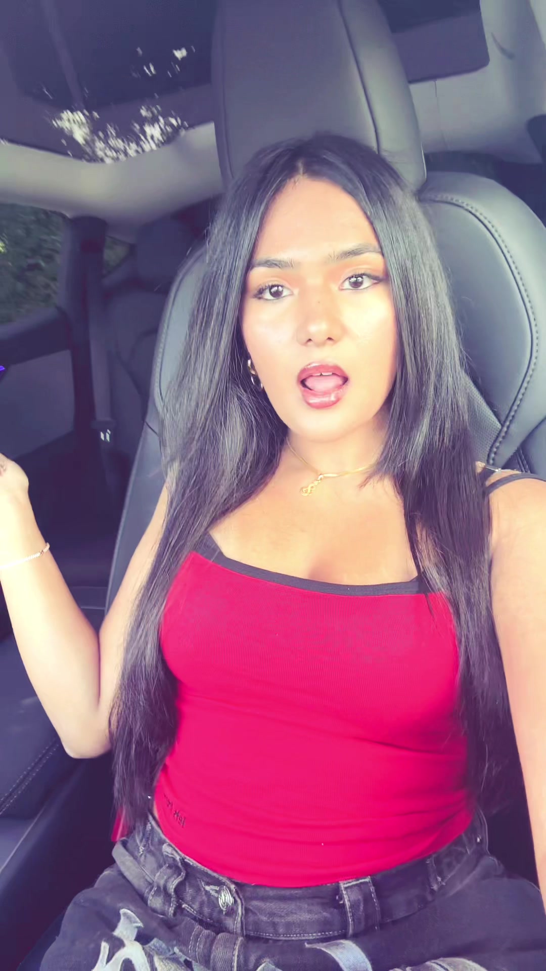 @Darsshini